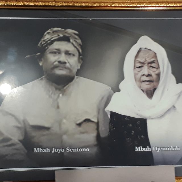 Mbah Joyo Sentono & Mbah Djemidah